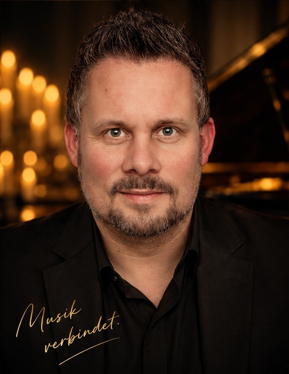 Kai Lünnemann – Pianist, Chorleiter und Popularkirchenmusiker bei LUMENiSSIMO